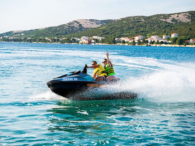 Jet ski